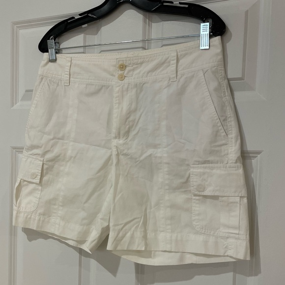 LAUREN Ralph Lauren White City Shorts - Picture 6 of 9